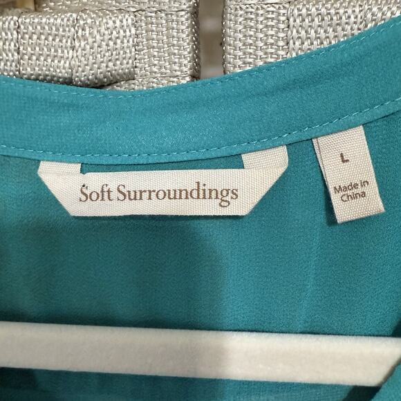 Soft Surroundings Georgette Tunic Top Size L Green Animal Print Roll Tab Sleeves - Picture 8 of 10